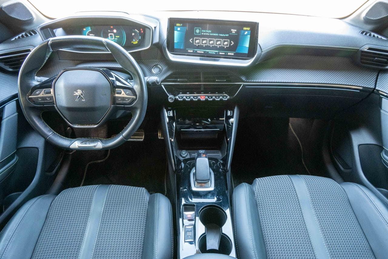2020 Peugeot 208 - 10