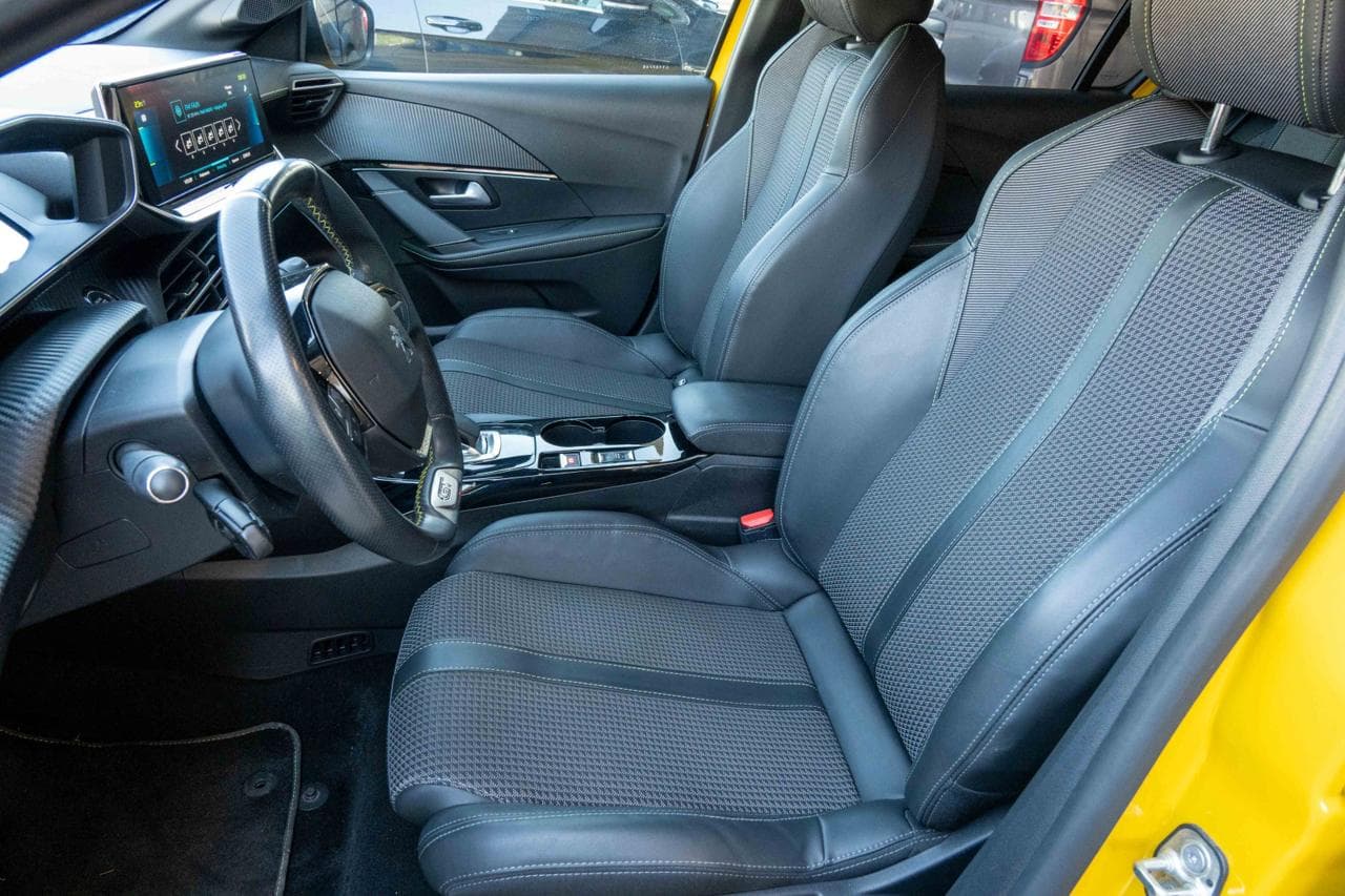 2020 Peugeot 208 - 16
