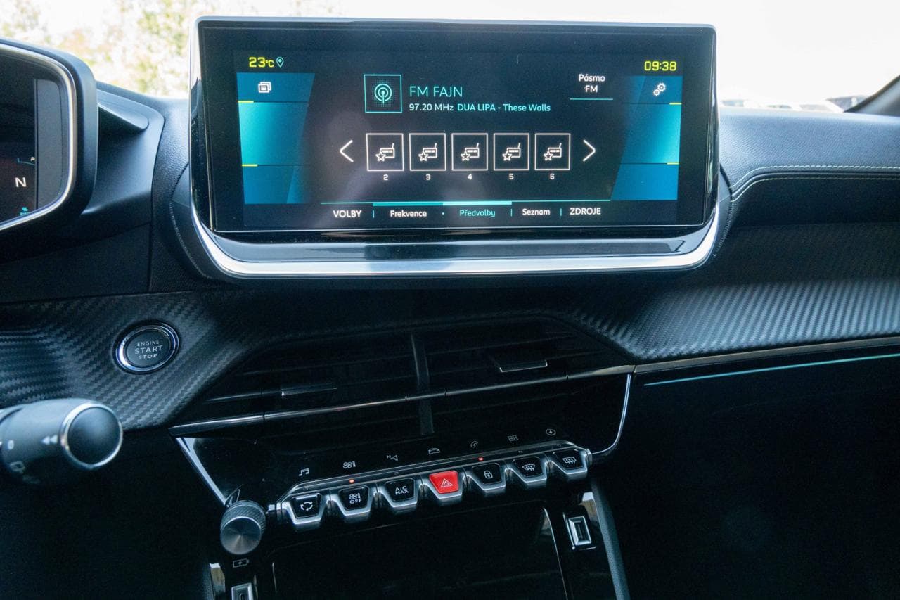 2020 Peugeot 208 - 18