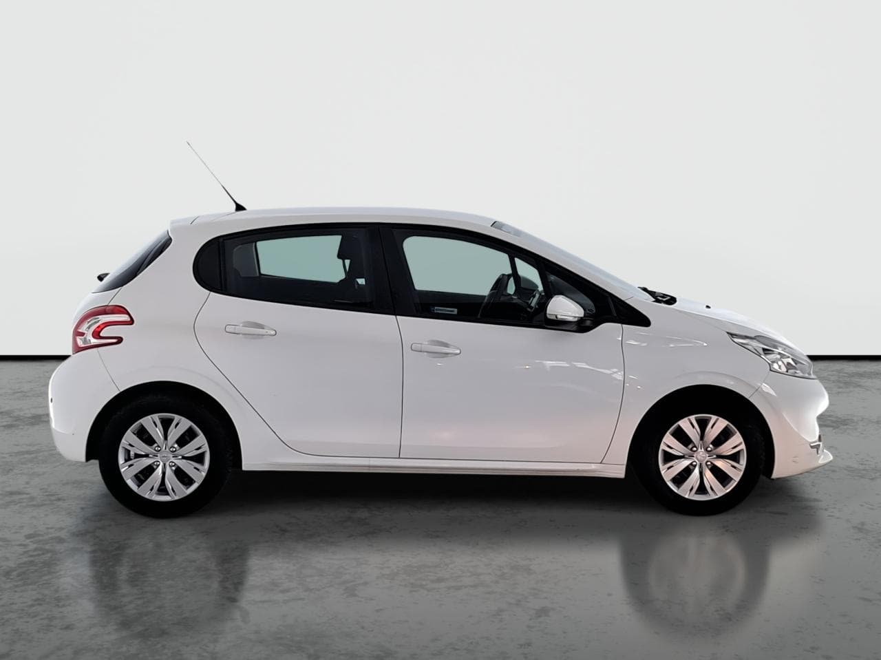 2015 Peugeot 208 - 8