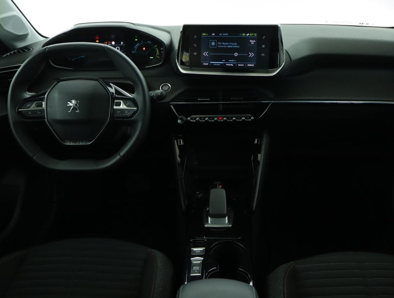 2021 Peugeot 208 - 10
