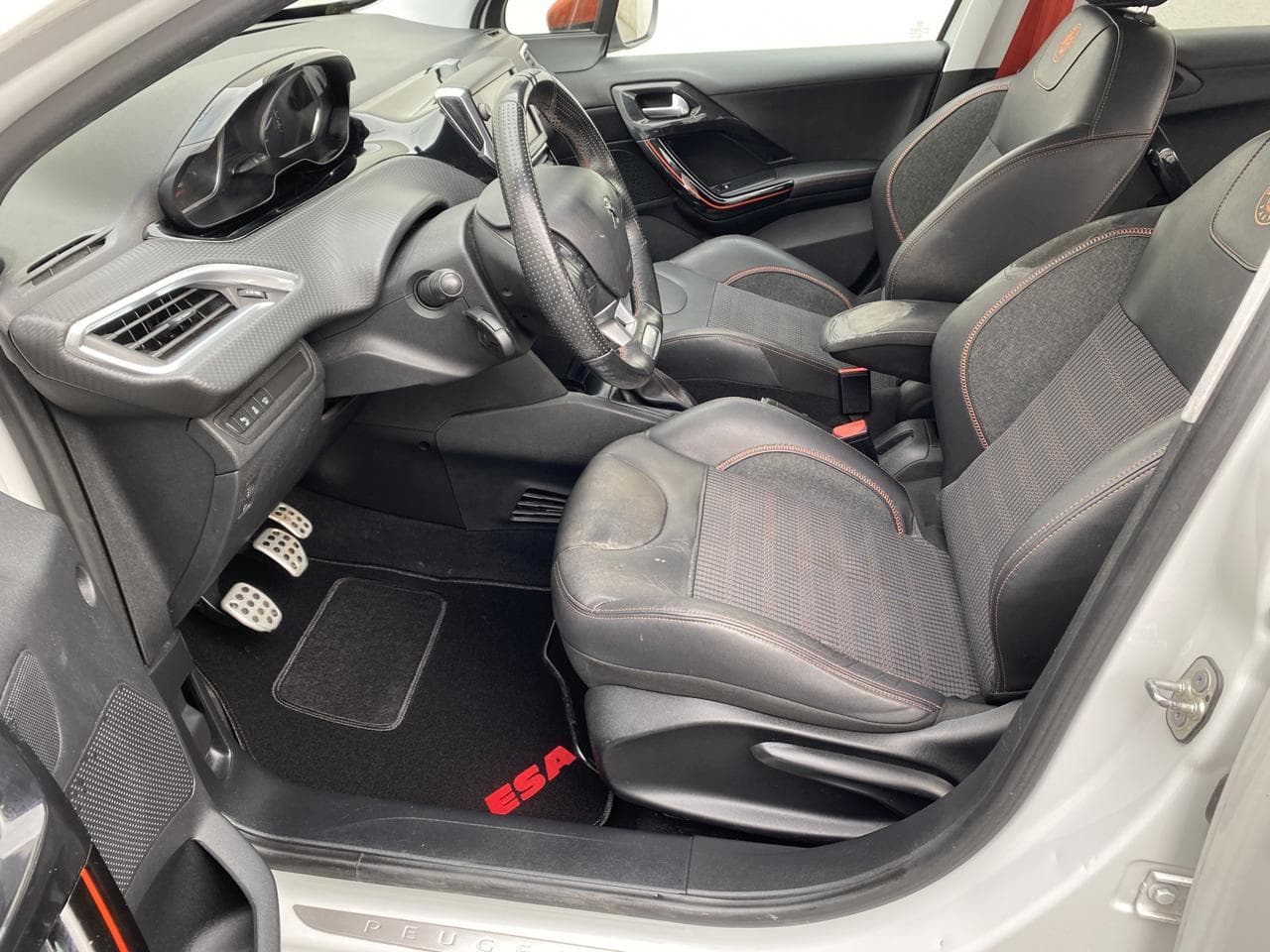 2017 Peugeot 208 - 9
