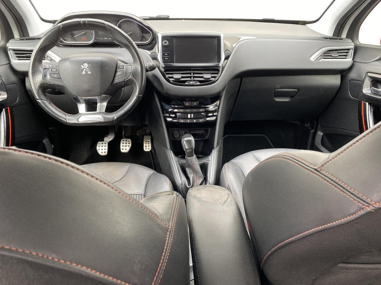 2017 Peugeot 208 - 8