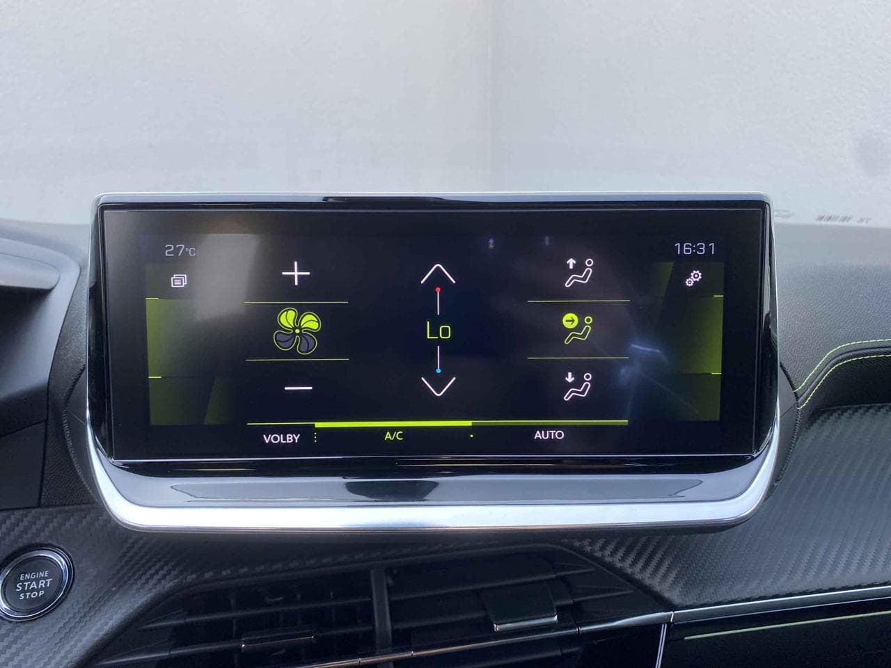 2020 Peugeot 208 - 18