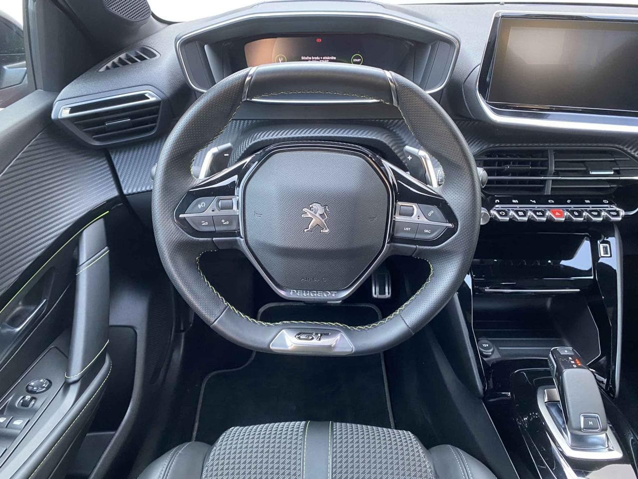 2020 Peugeot 208 - 11