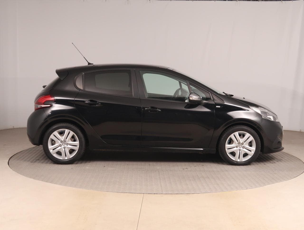 2016 Peugeot 208 - 8