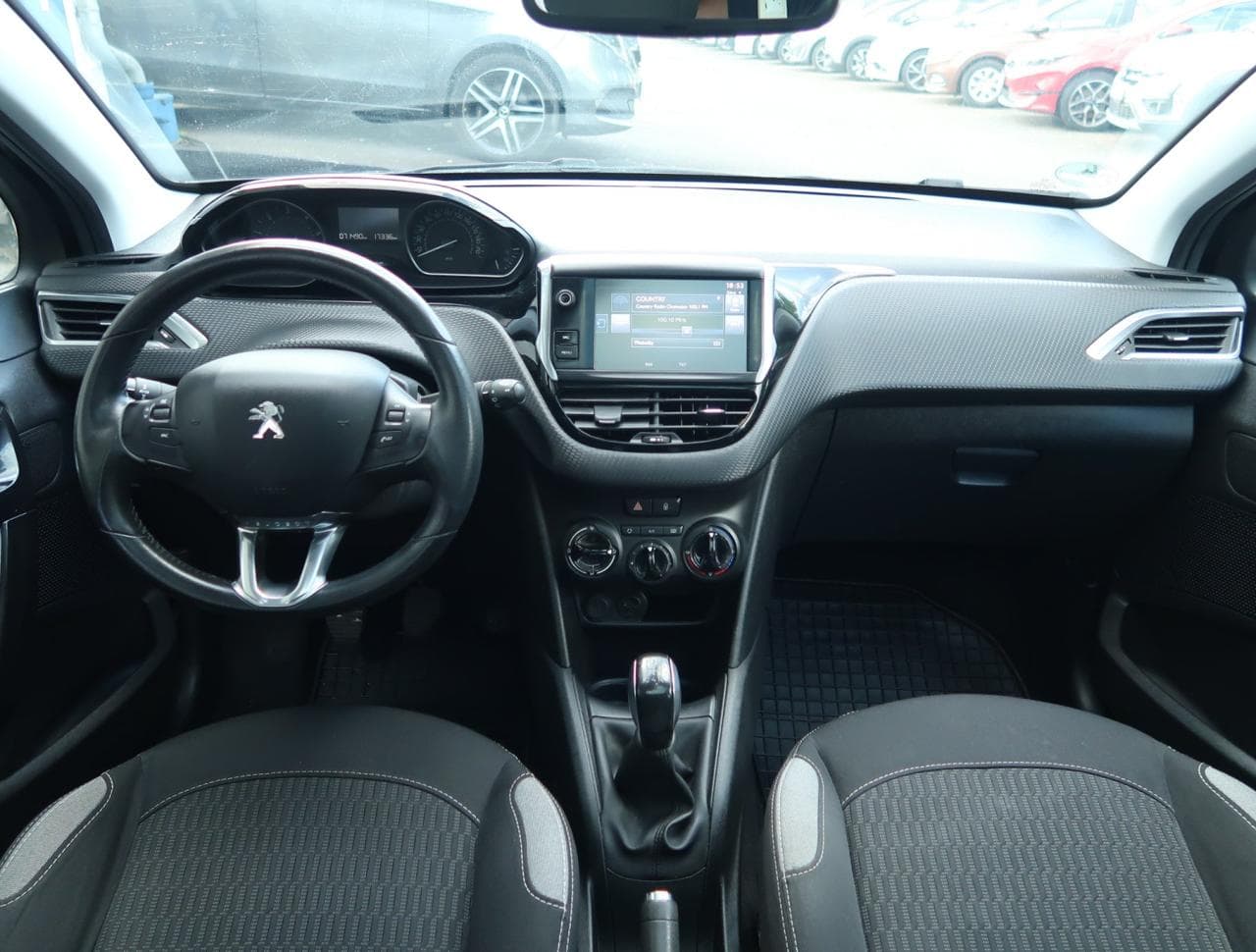 2016 Peugeot 208 - 10