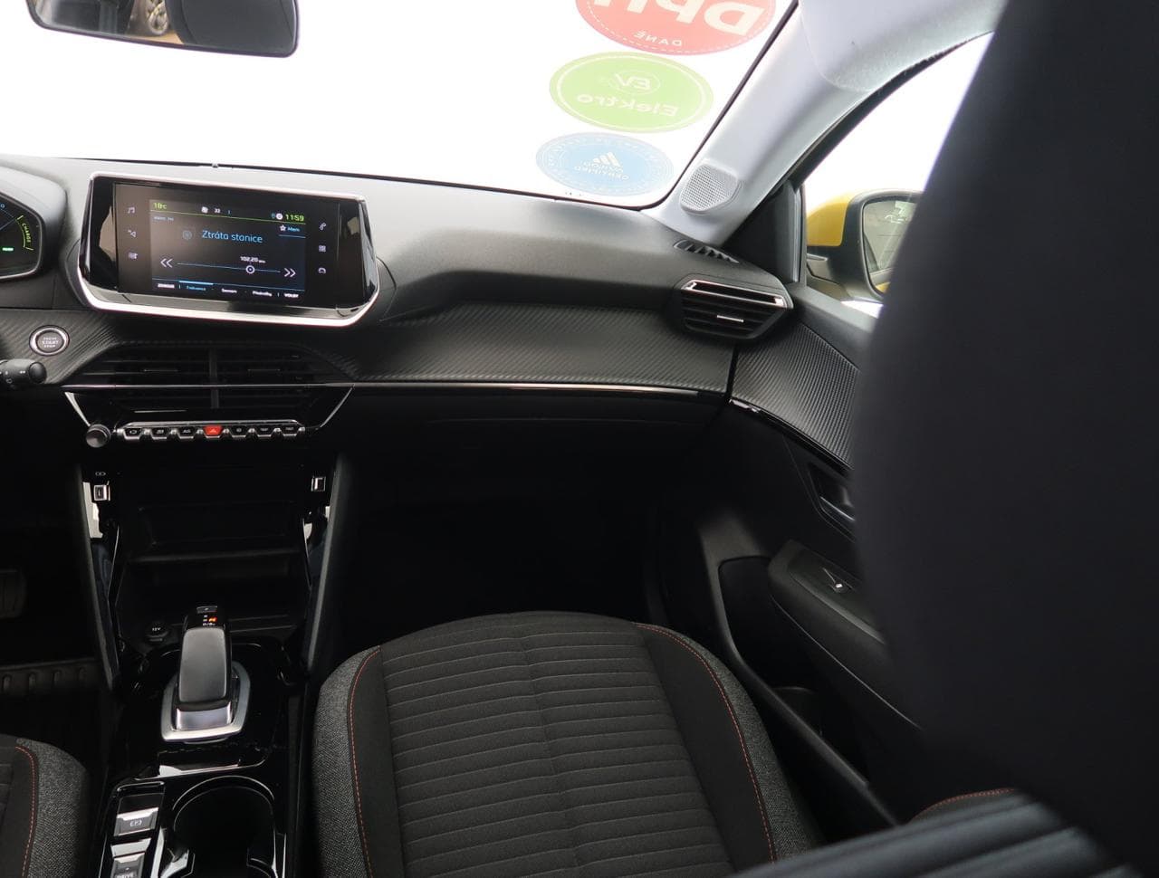 2021 Peugeot 208 - 10