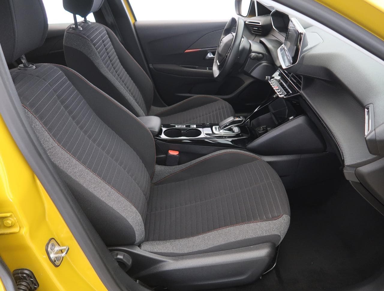 2021 Peugeot 208 - 11