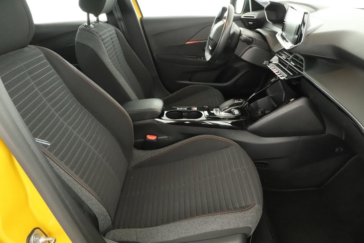 2021 Peugeot 208 - 10