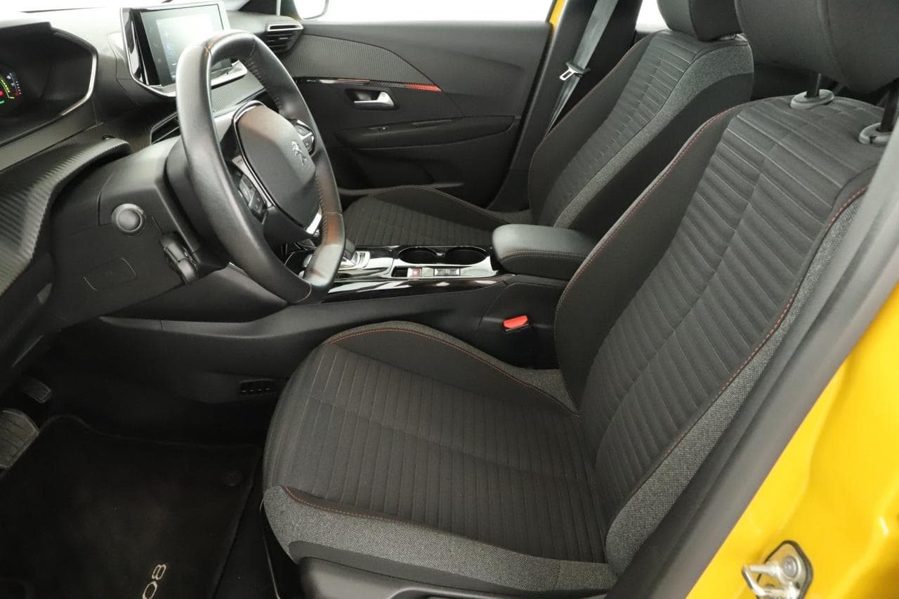 2021 Peugeot 208 - 13