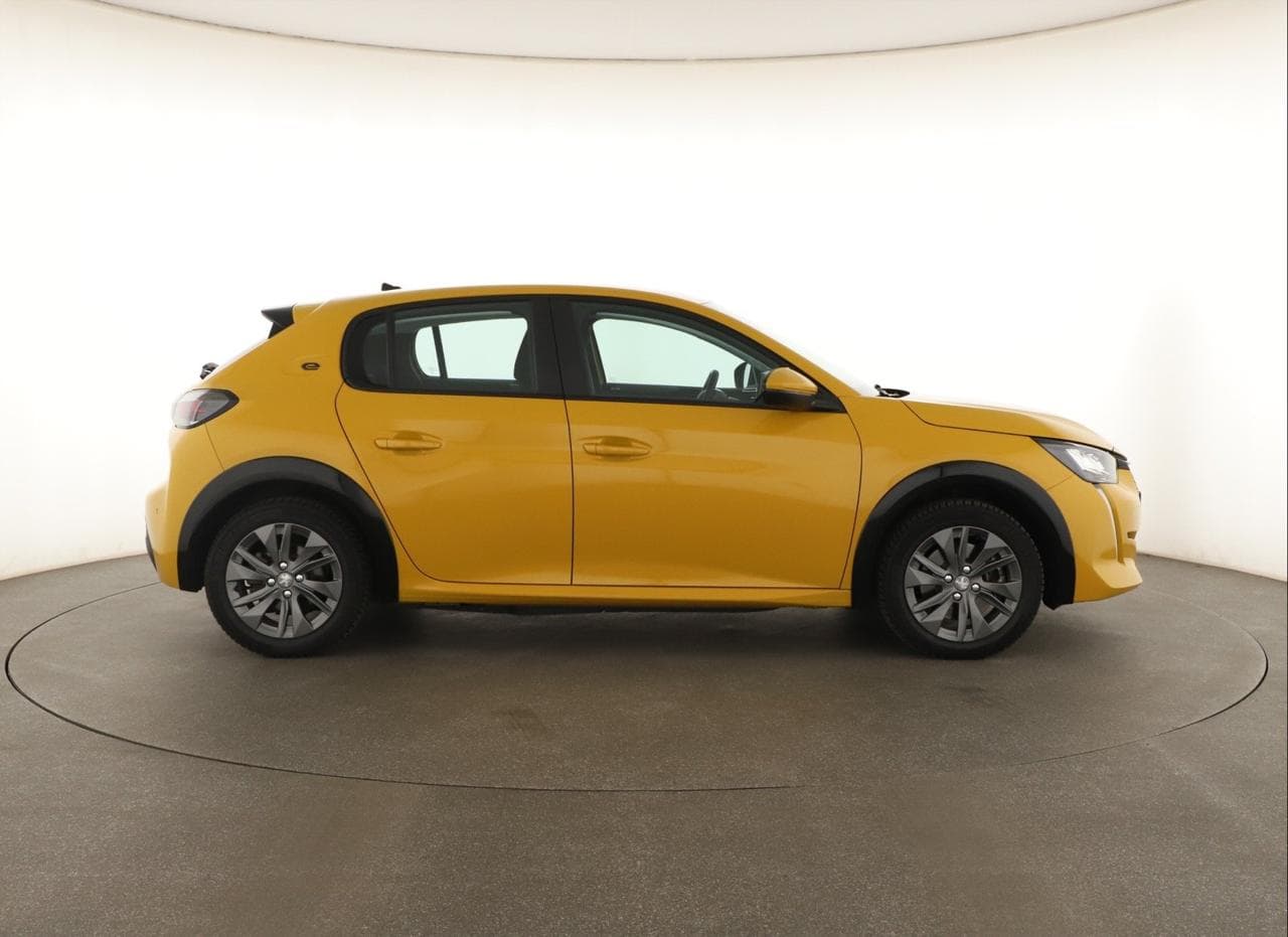 2021 Peugeot 208 - 8