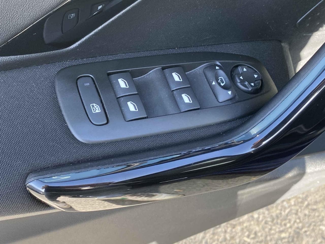 2018 Peugeot 208 - 11