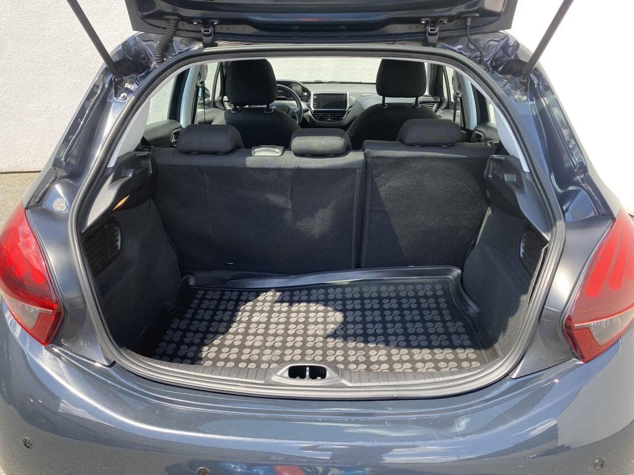 2019 Peugeot 208 - 7
