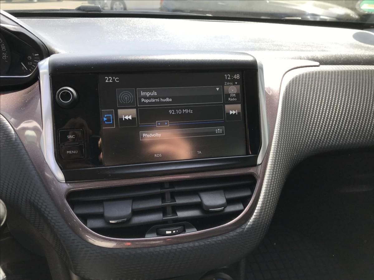 2015 Peugeot 2008 - 12
