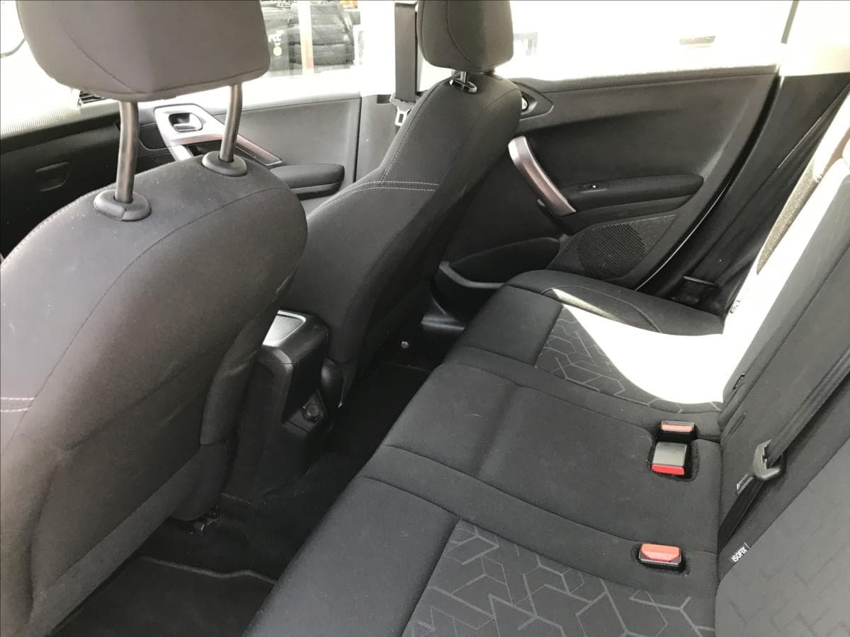 2015 Peugeot 2008 - 9