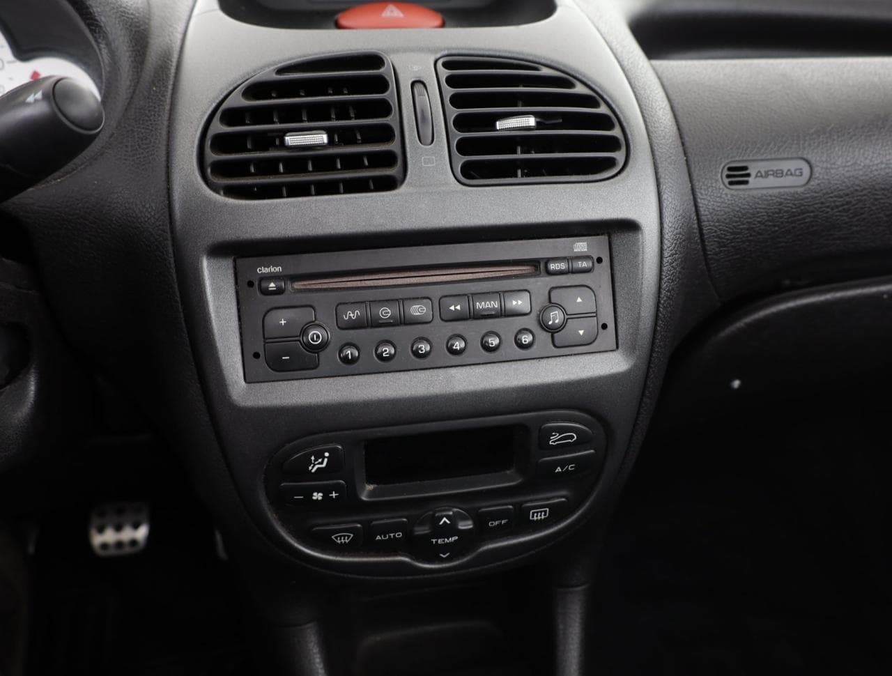 2001 Peugeot 206 - 29