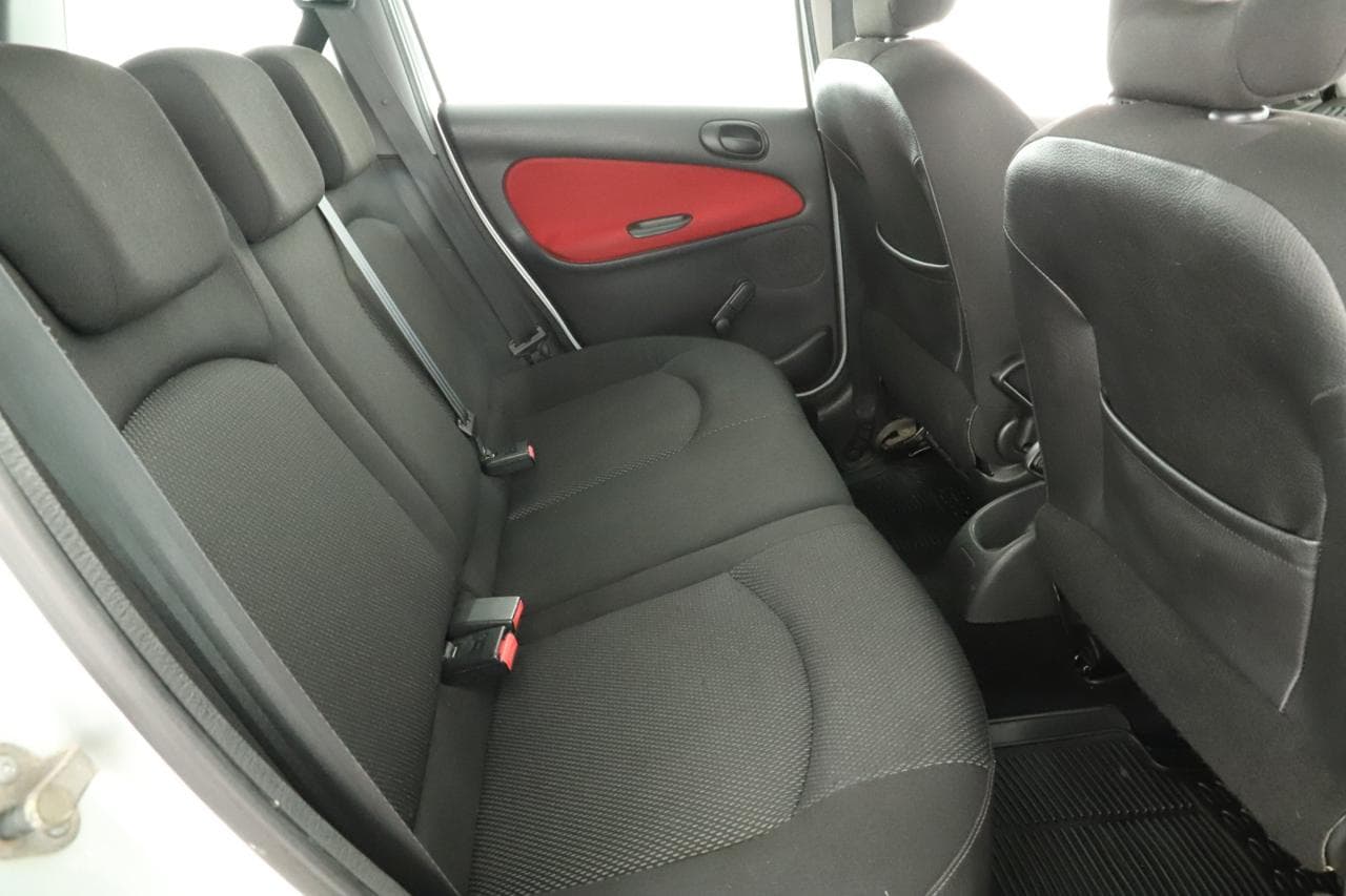 2006 Peugeot 206 - 18