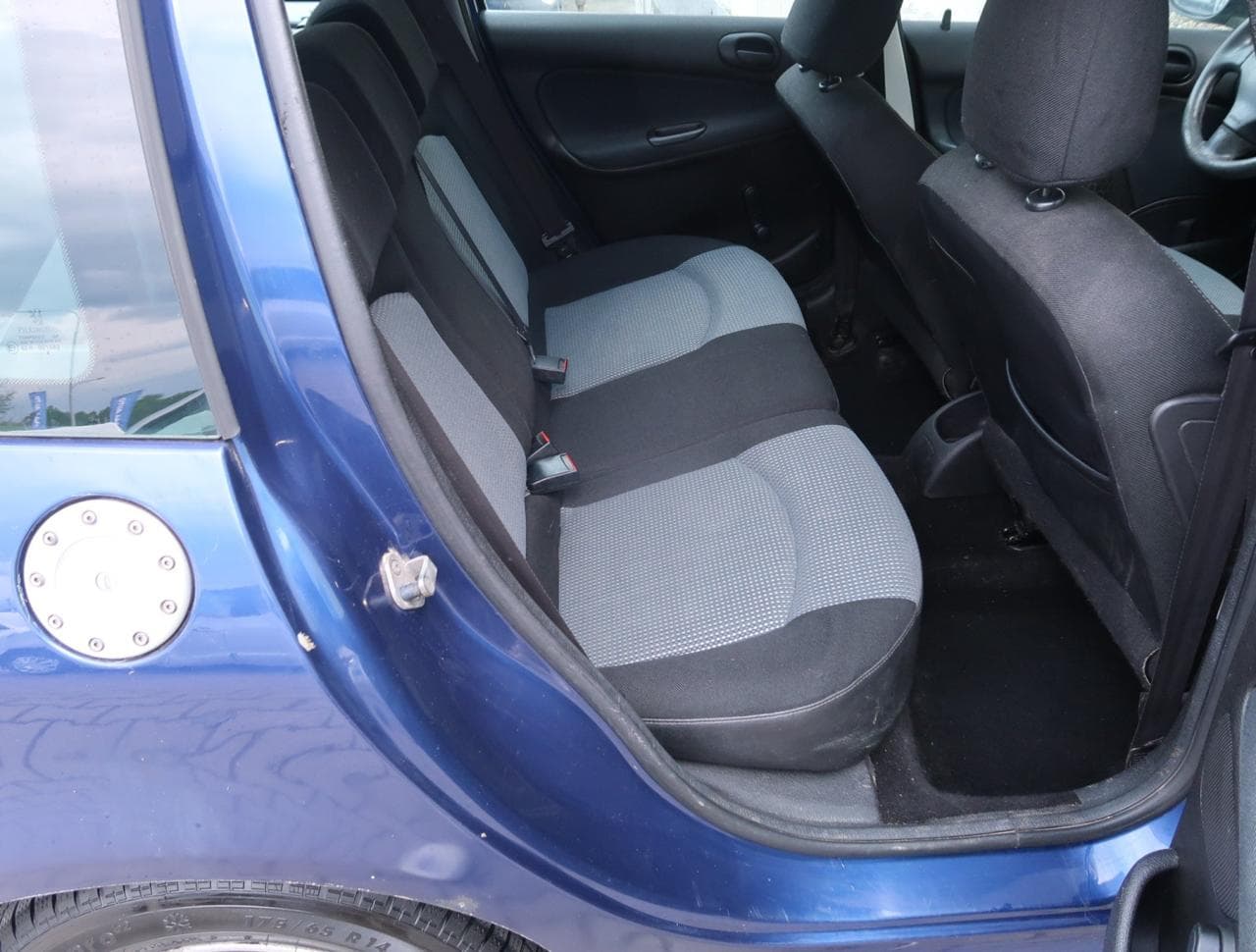 2004 Peugeot 206 - 25