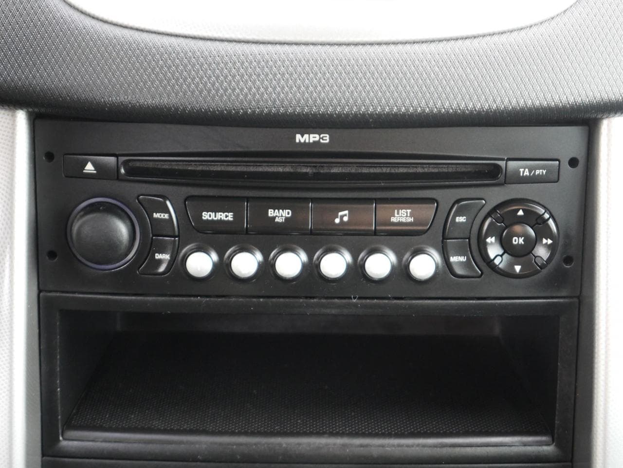 2008 Peugeot 207 - 11