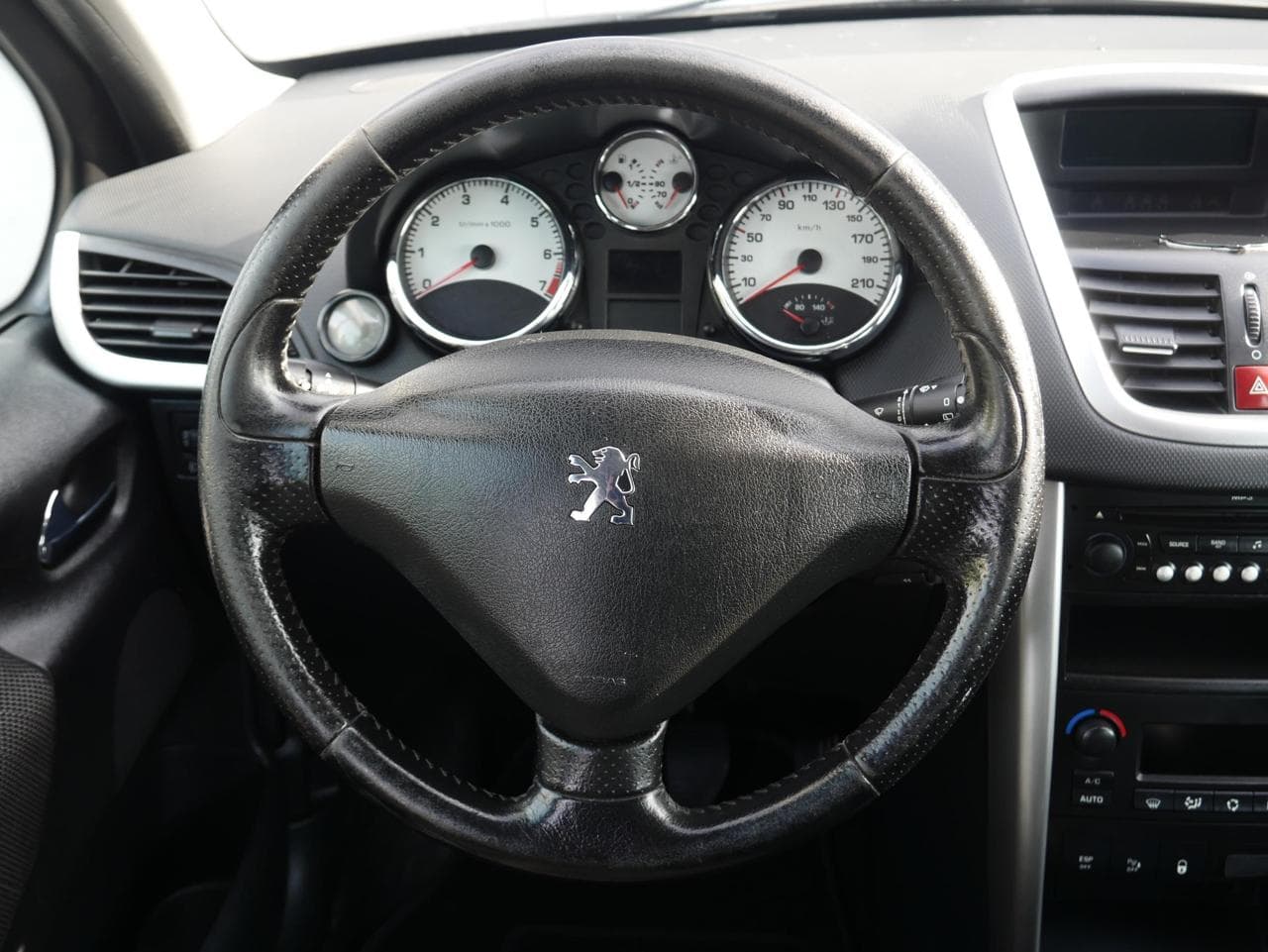 2008 Peugeot 207 - 13
