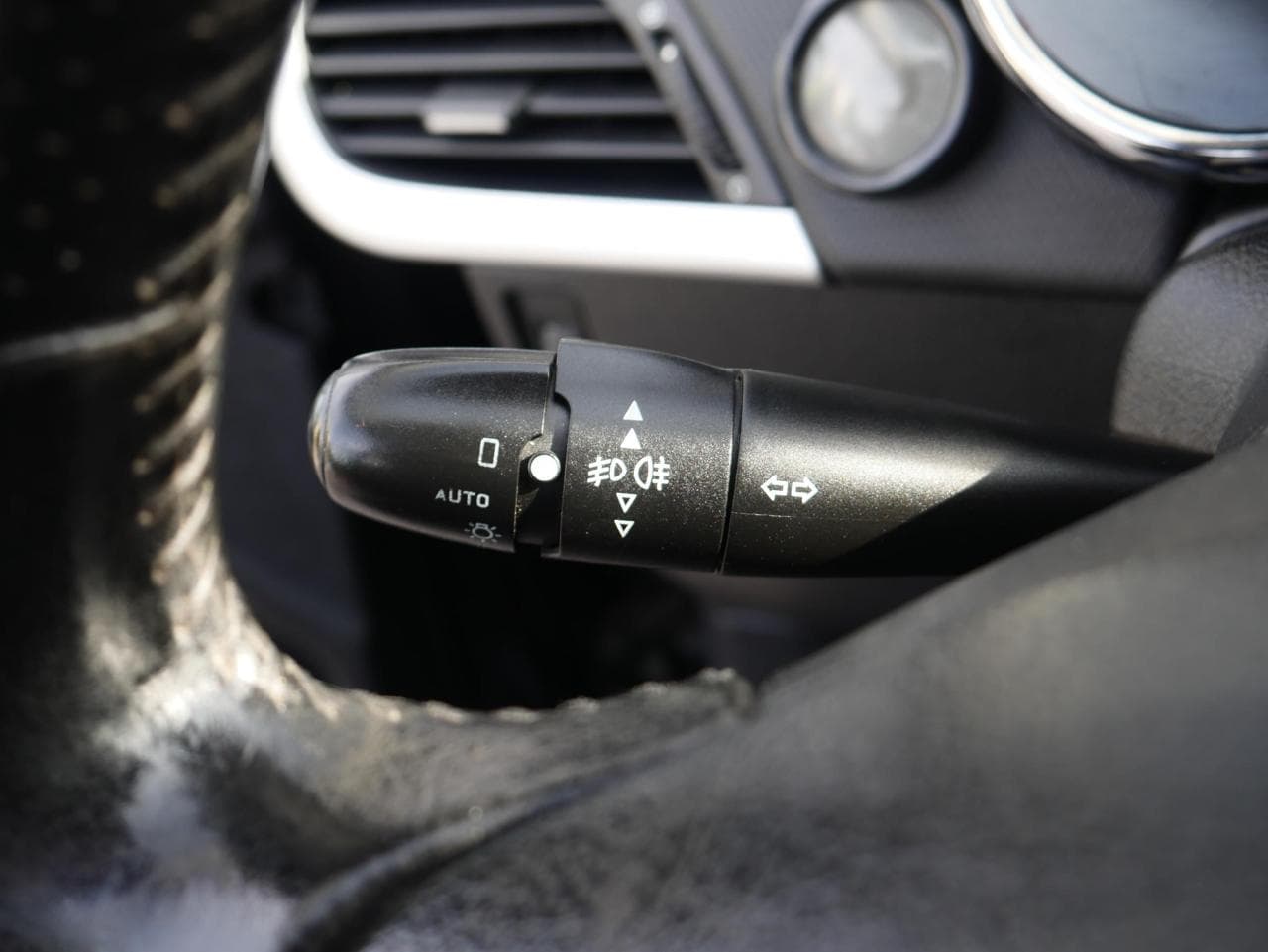 2008 Peugeot 207 - 14