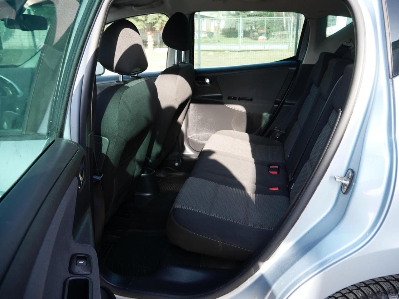 2010 Peugeot 207 - 10