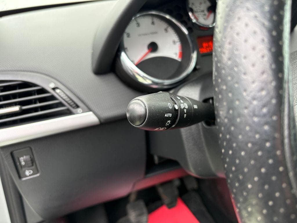 2008 Peugeot 207 - 12