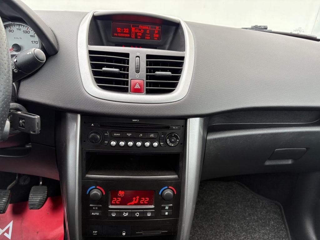 2008 Peugeot 207 - 10