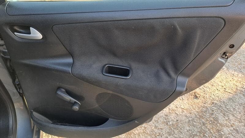 2010 Peugeot 207 - 10