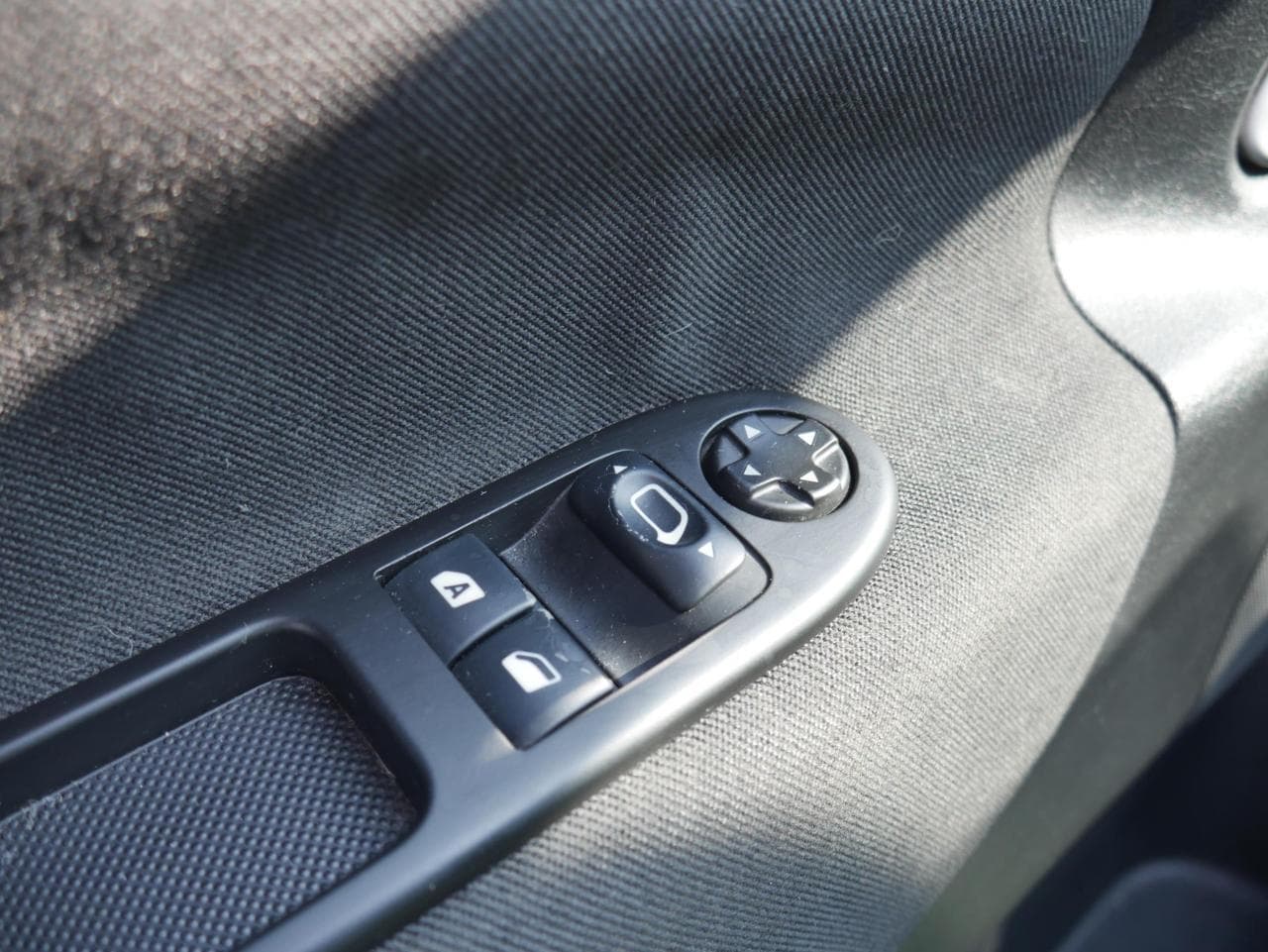 2008 Peugeot 207 - 11