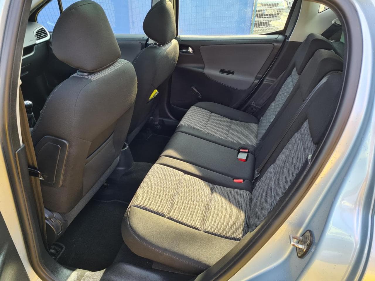 2010 Peugeot 207 - 9