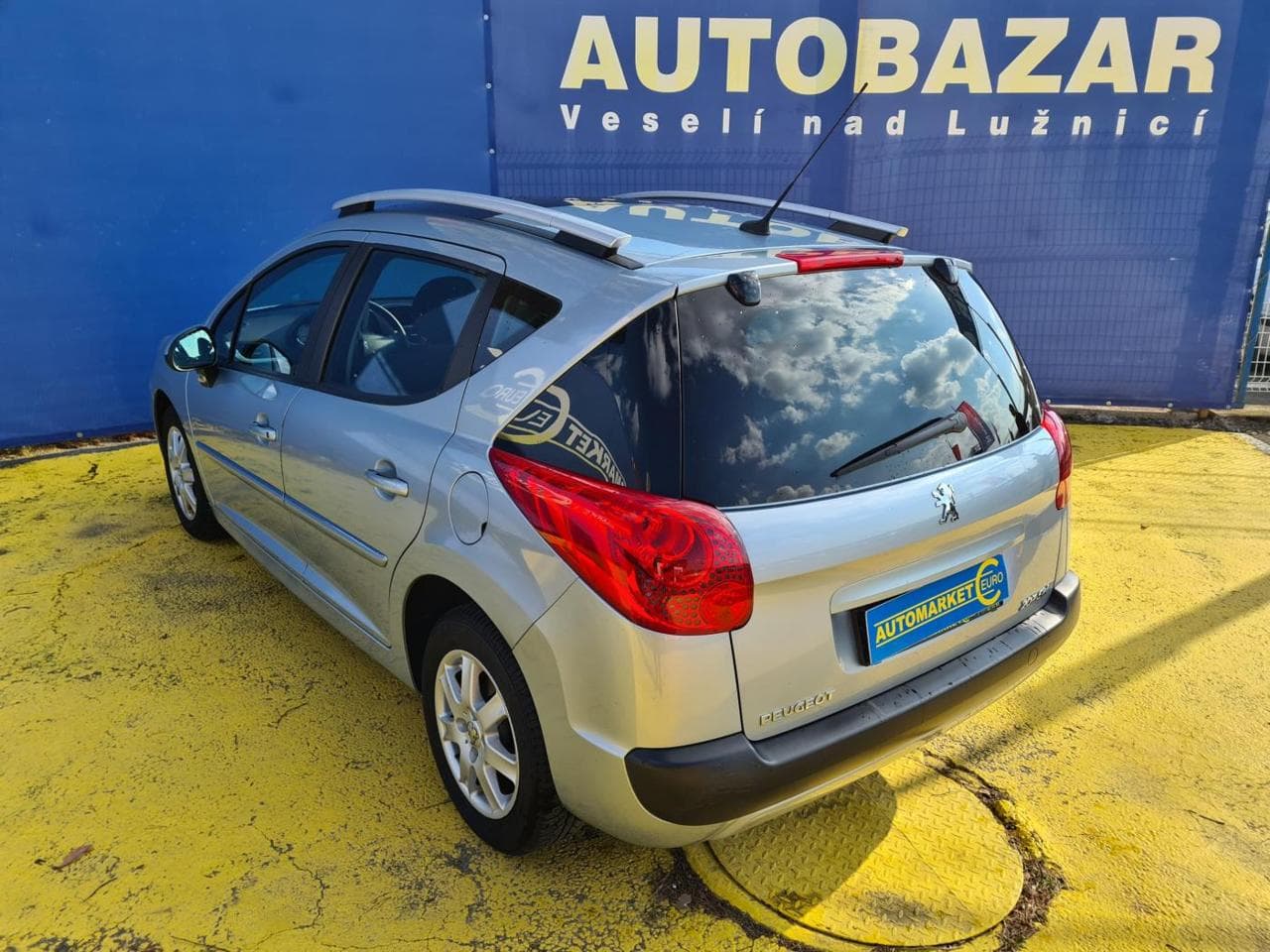 2010 Peugeot 207 - 6