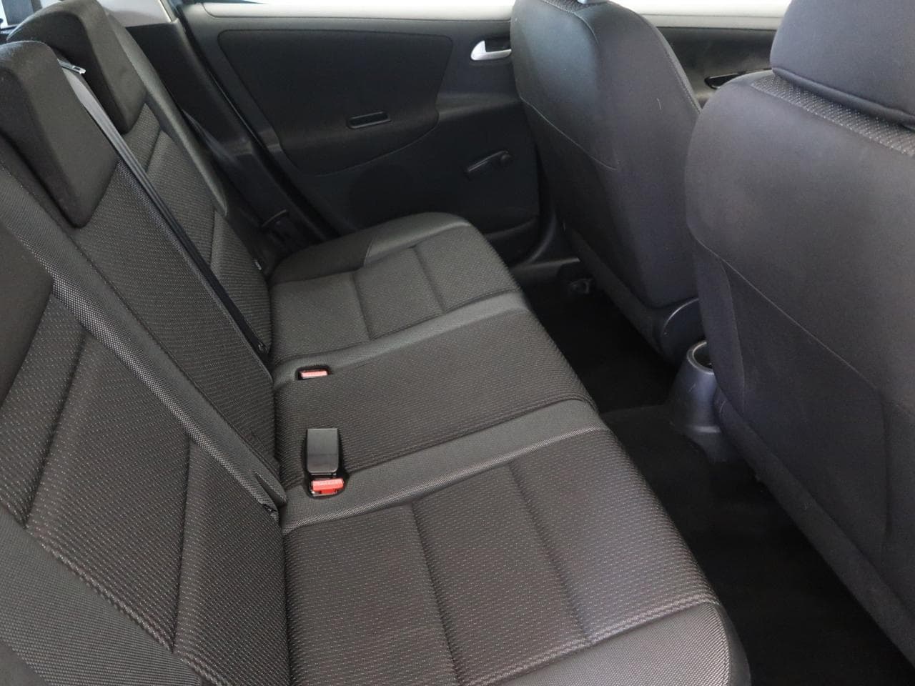 2012 Peugeot 207 - 13