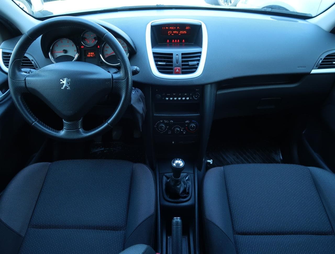 2011 Peugeot 207 - 10