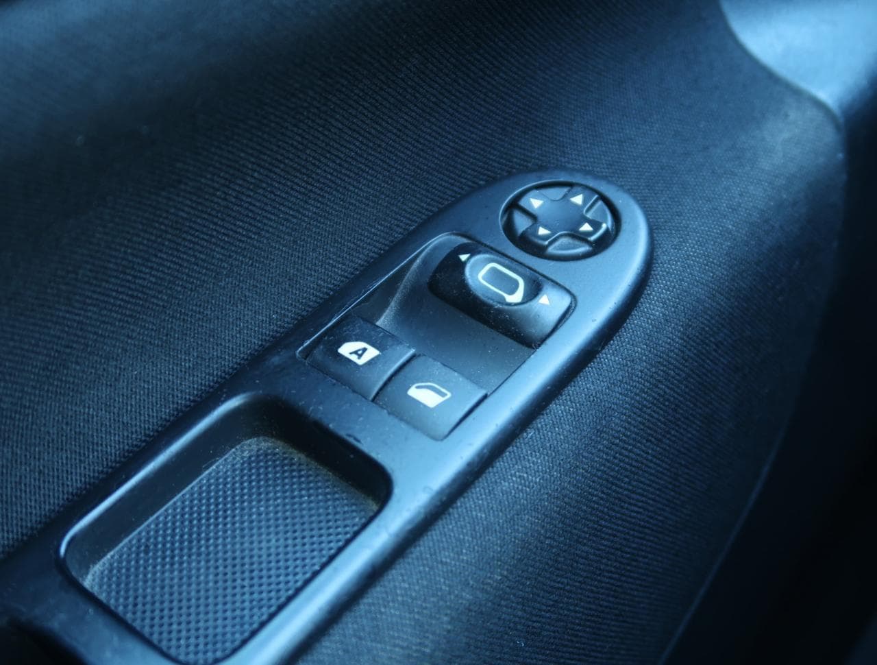 2011 Peugeot 207 - 20