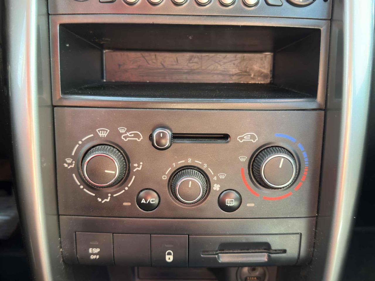 2011 Peugeot 207 - 22