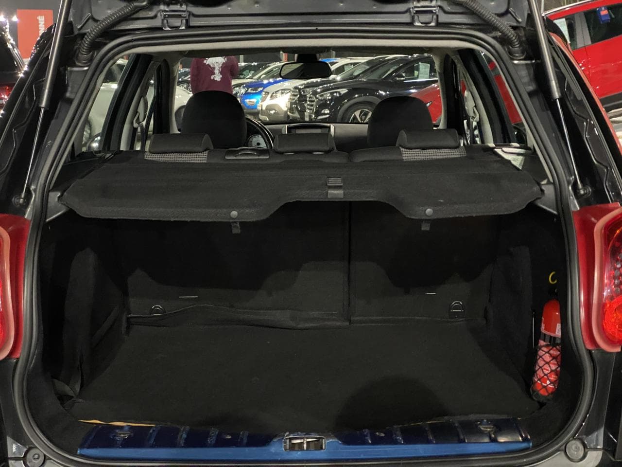 2010 Peugeot 207 - 11