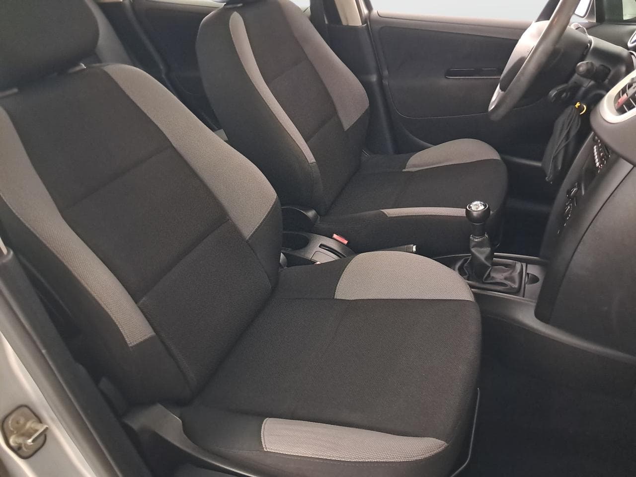 2007 Peugeot 207 - 21