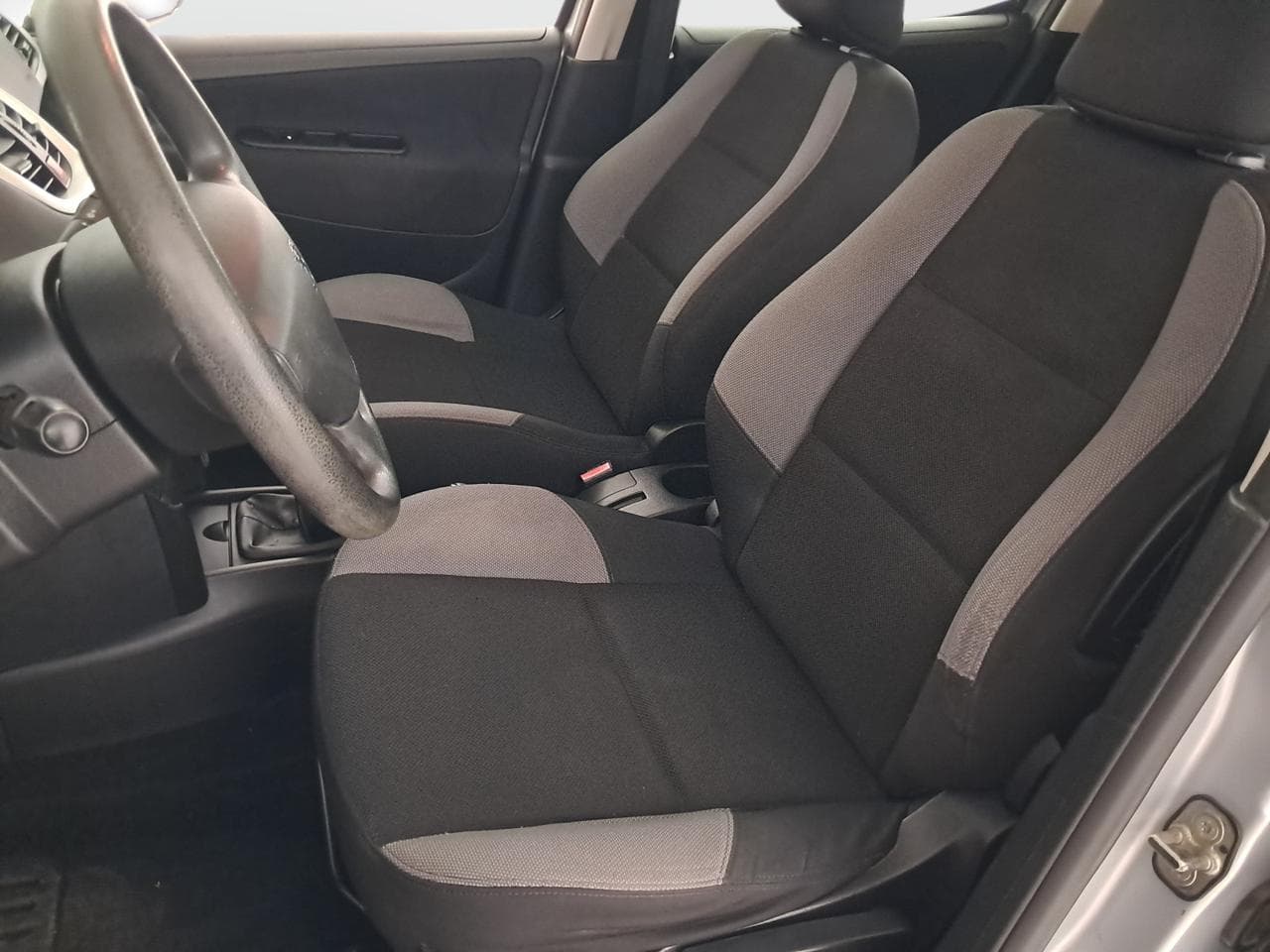 2007 Peugeot 207 - 29