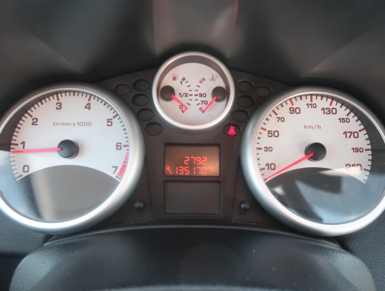 2010 Peugeot 207 - 28