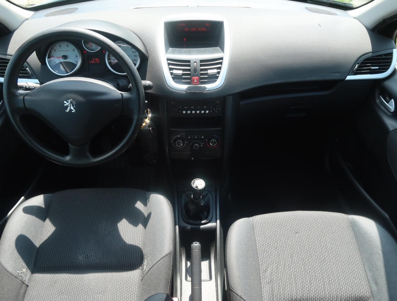 2010 Peugeot 207 - 16