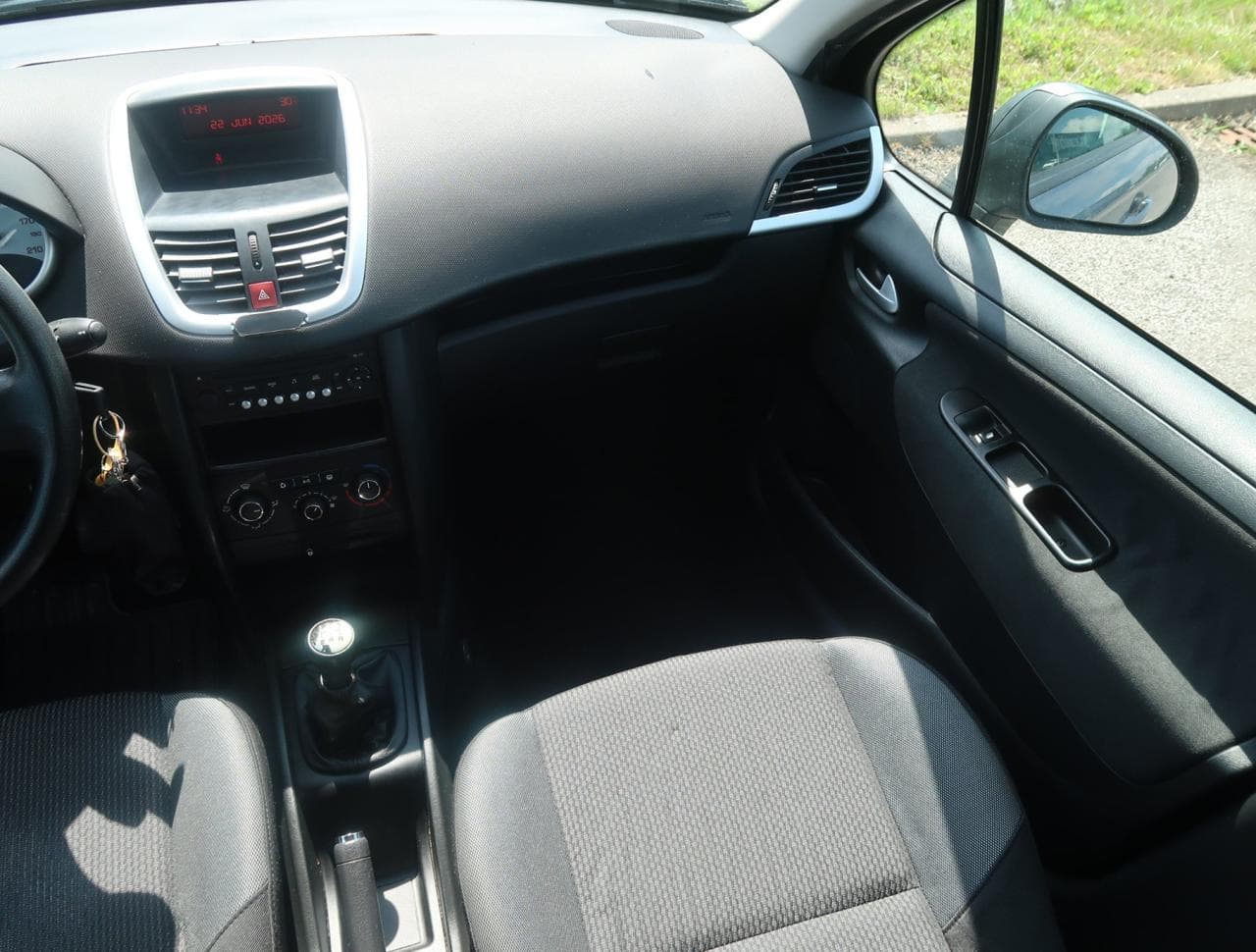 2010 Peugeot 207 - 18