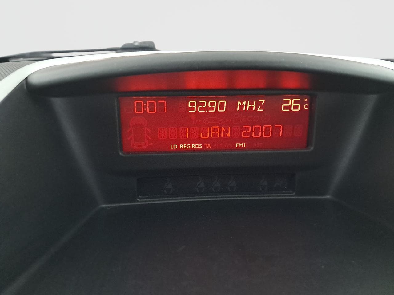 2011 Peugeot 207 - 19