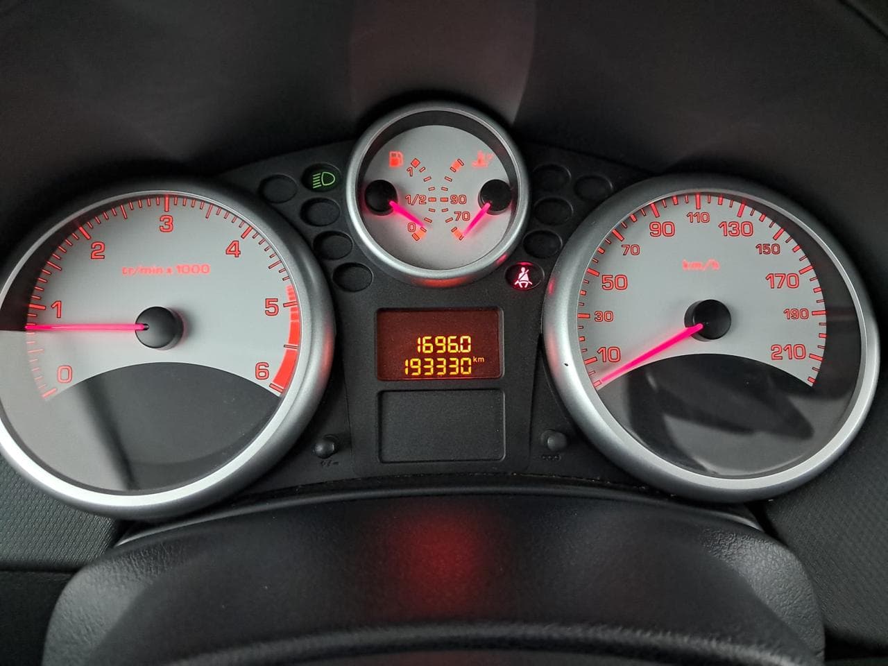 2011 Peugeot 207 - 17