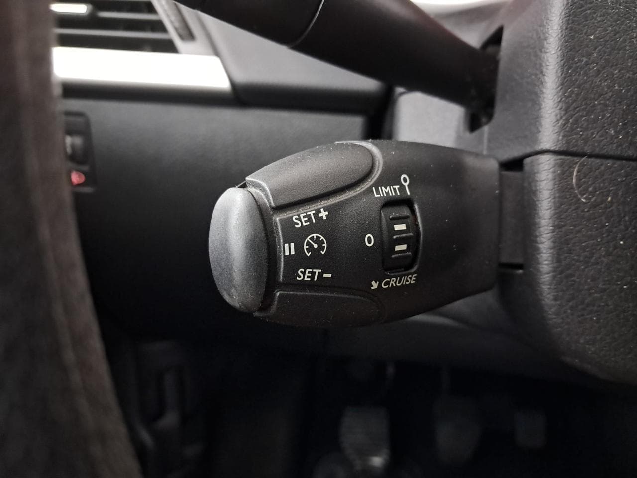 2011 Peugeot 207 - 20