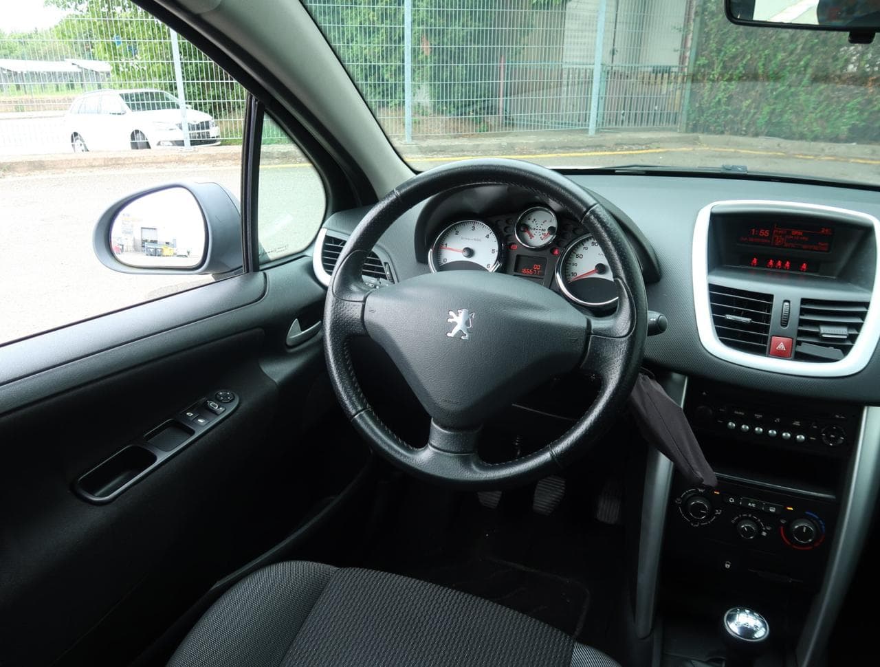 2012 Peugeot 207 - 9