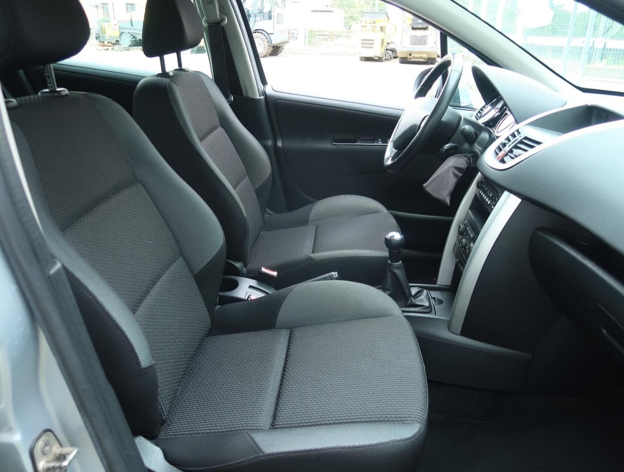 2012 Peugeot 207 - 12