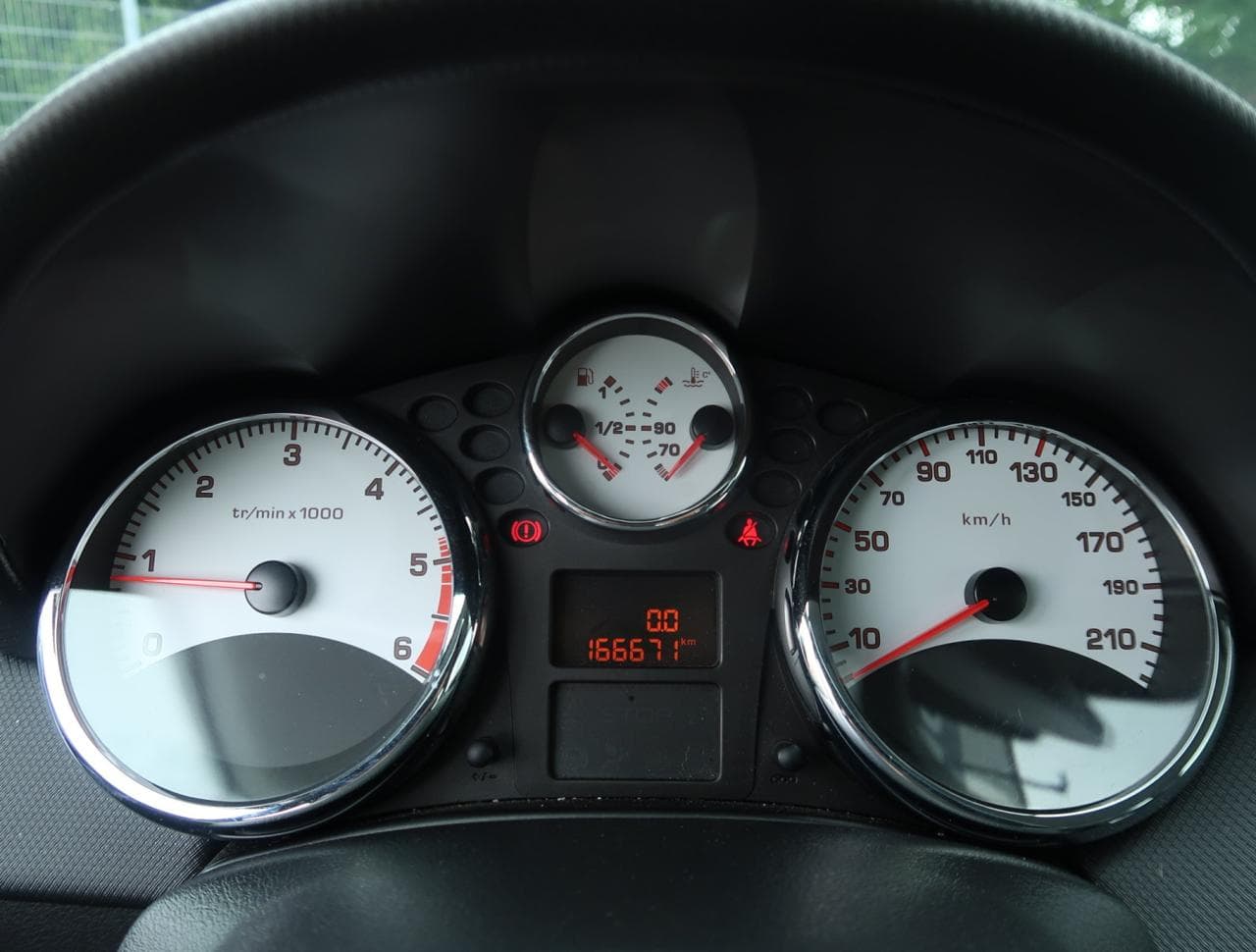 2012 Peugeot 207 - 17
