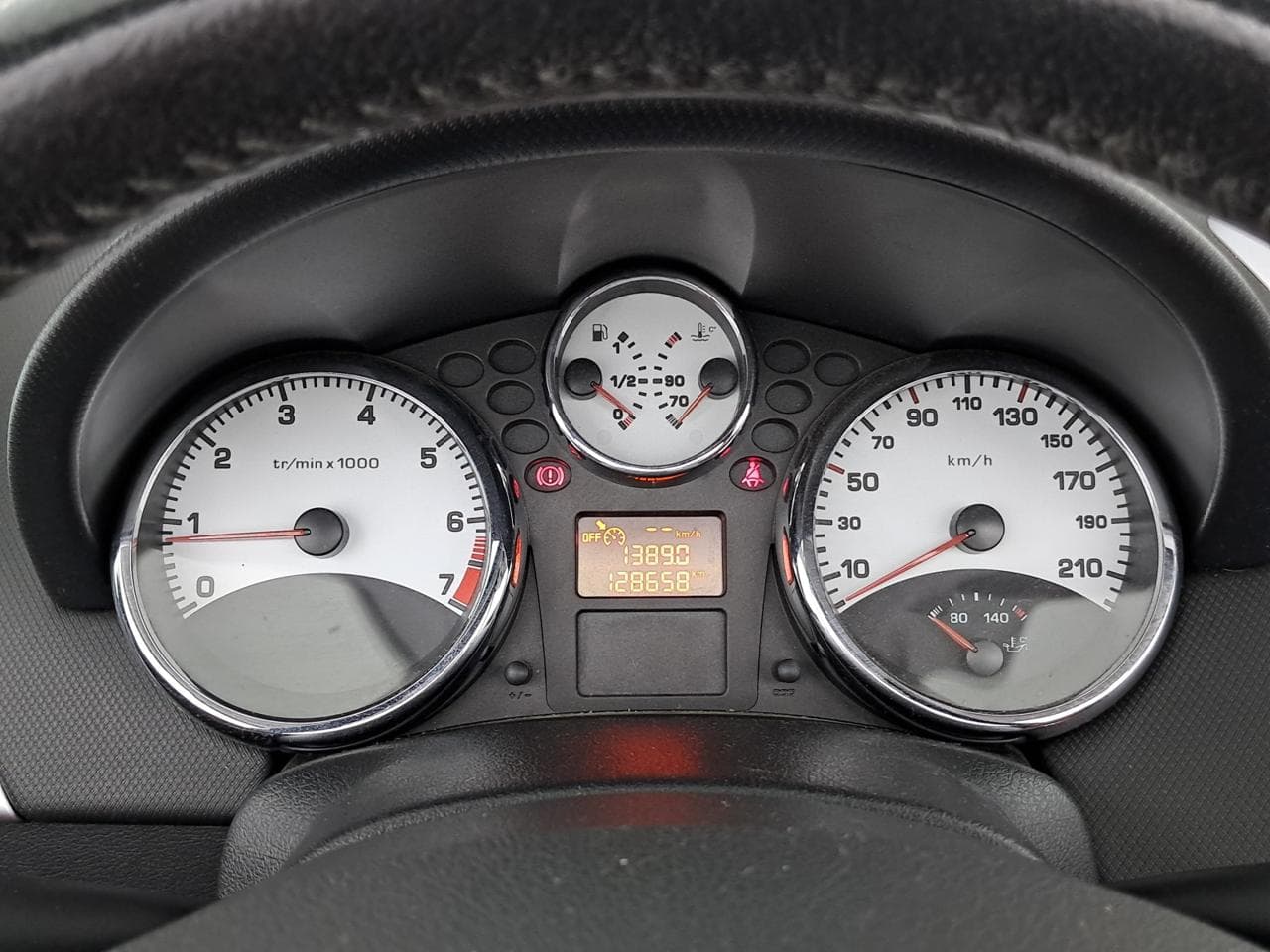 2007 Peugeot 207 - 16